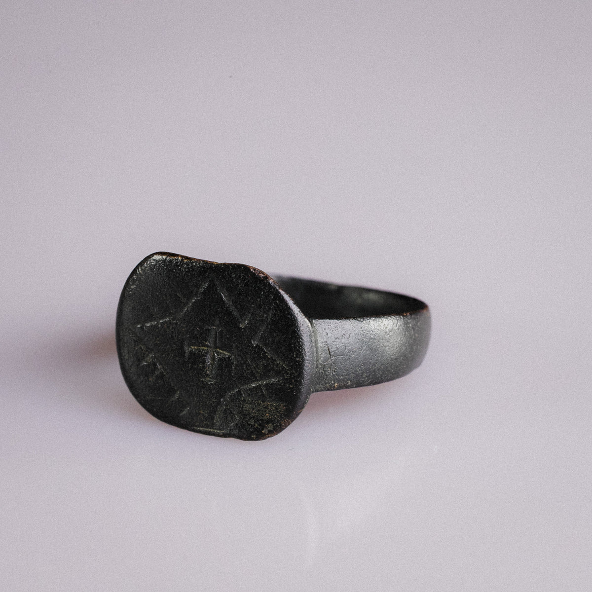 Medieval Bronze Signet Ring with Latin Cross Device – 'Vigil' (11th–15th century AD) — view 7