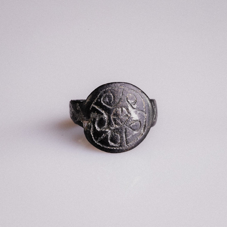 Medieval Bronze Ring 'Rotarius' (12th-14th c. AD) EU 47/US 4.25