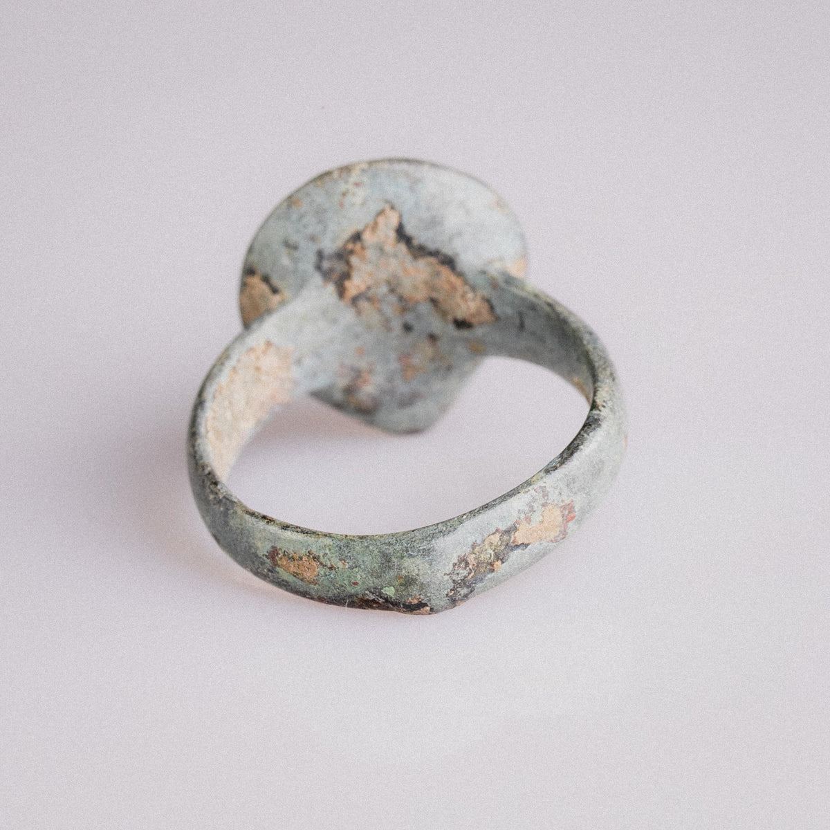 Medieval Bronze Signet Ring with Shield Bezel – 'Scutum' (12th–14th century AD) — view 4
