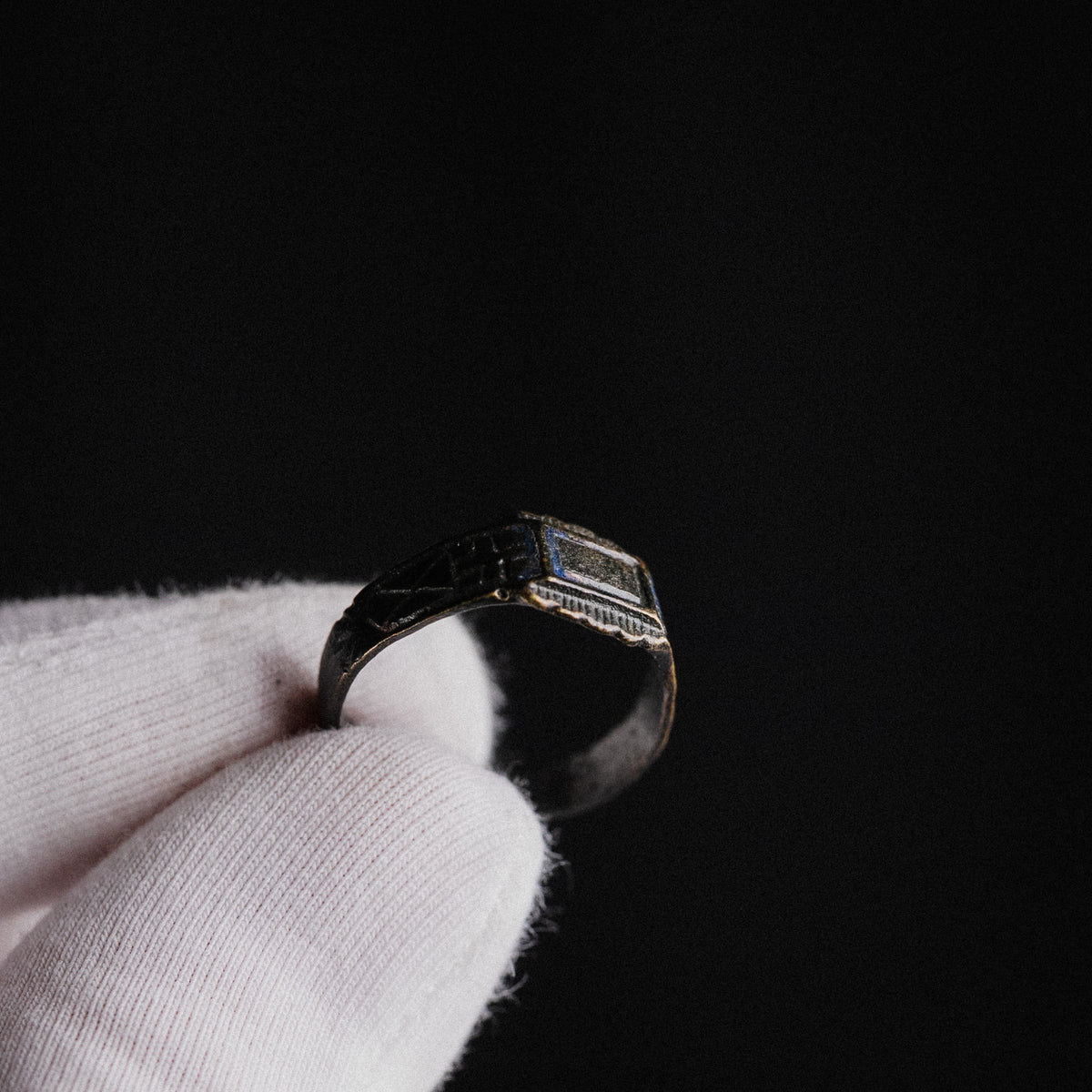 Post Medieval Devotional Ring with Enamelled Cross – 'Peregrinus' (17th–18th century AD) — view 7