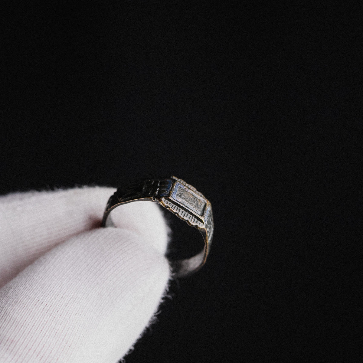 Post Medieval Devotional Ring with Enamelled Cross – 'Peregrinus' (17th–18th century AD) — view 8