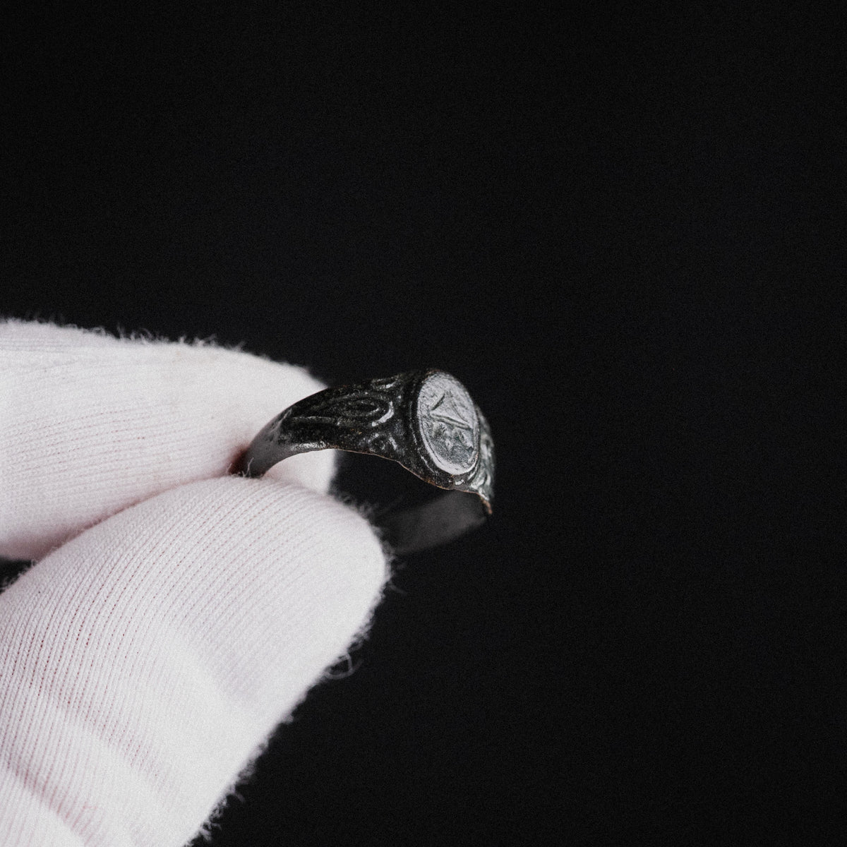 Post Medieval Ring with Merchant Mark – 'Sigillum' (16th–17th century AD) — view 7