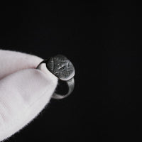 Medieval Bronze Signet Ring with Latin Cross Device – 'Vigil' (11th–15th century AD) — view 8