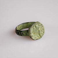 Medieval Signet Ring with Quatrefoil – 'Wolfram' (13th–15th century AD) — detail view