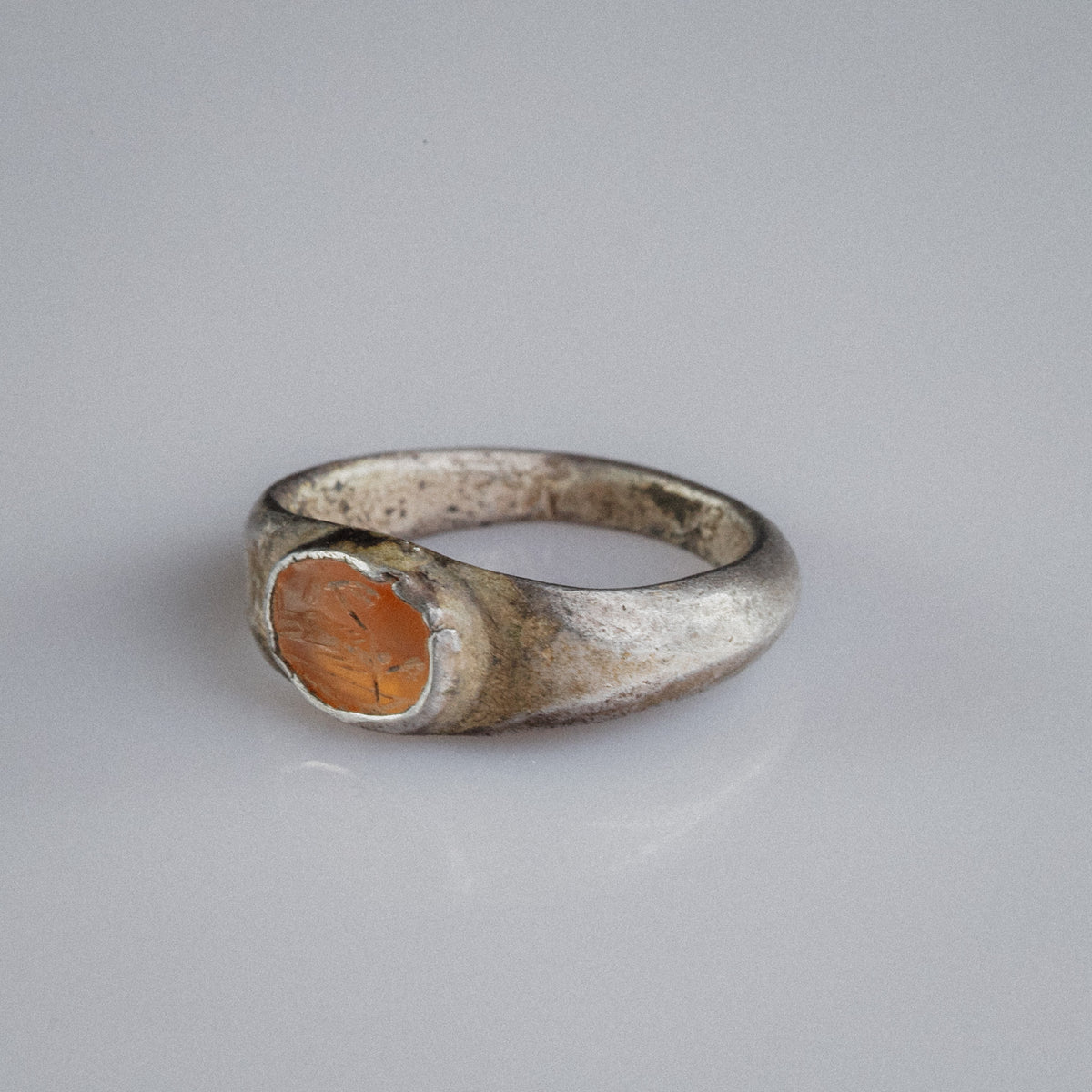 Roman Carnelian Intaglio Ring with Standing Goddess – 'Victoria' (3rd–4th c. AD) – EU 60 / US 9.5