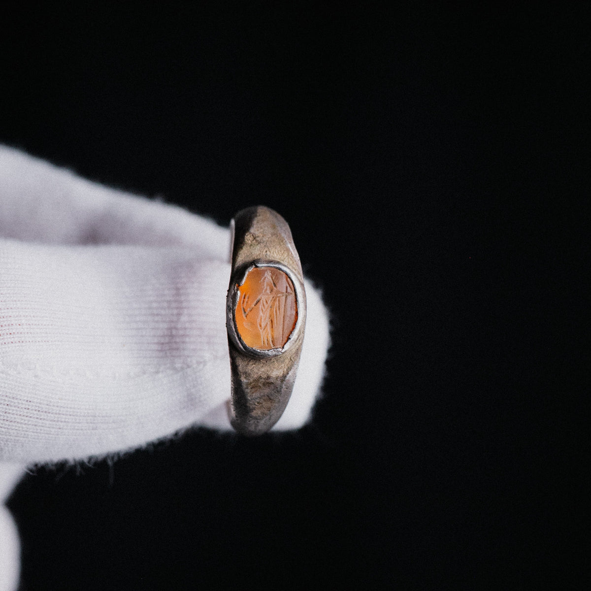 Roman Carnelian Intaglio Ring with Standing Goddess – 'Victoria' (3rd–4th c. AD) – EU 60 / US 9.5