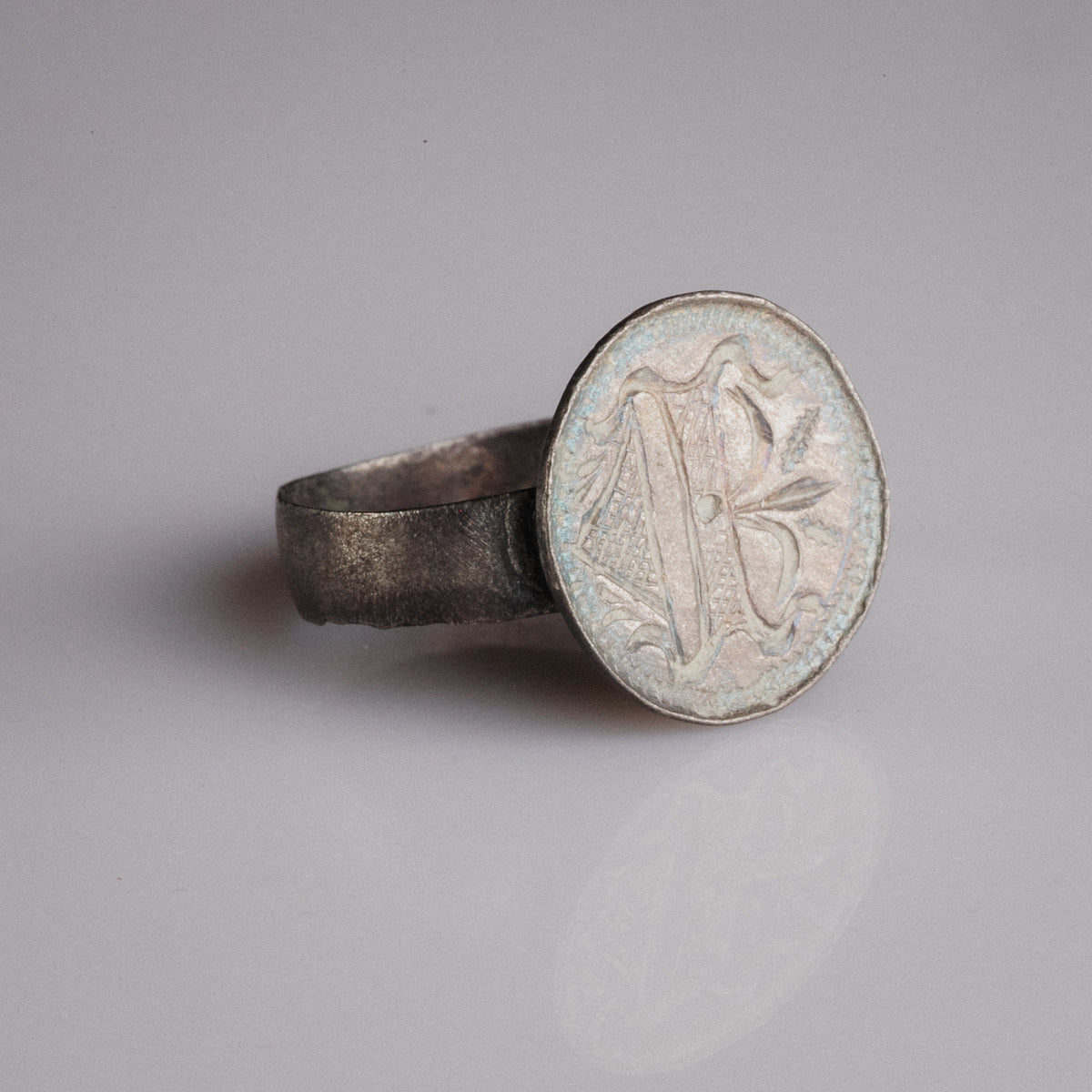 Medieval Silver Merchant Seal Ring with Heraldic Device – 'Mercator' (13th century AD) — view 2