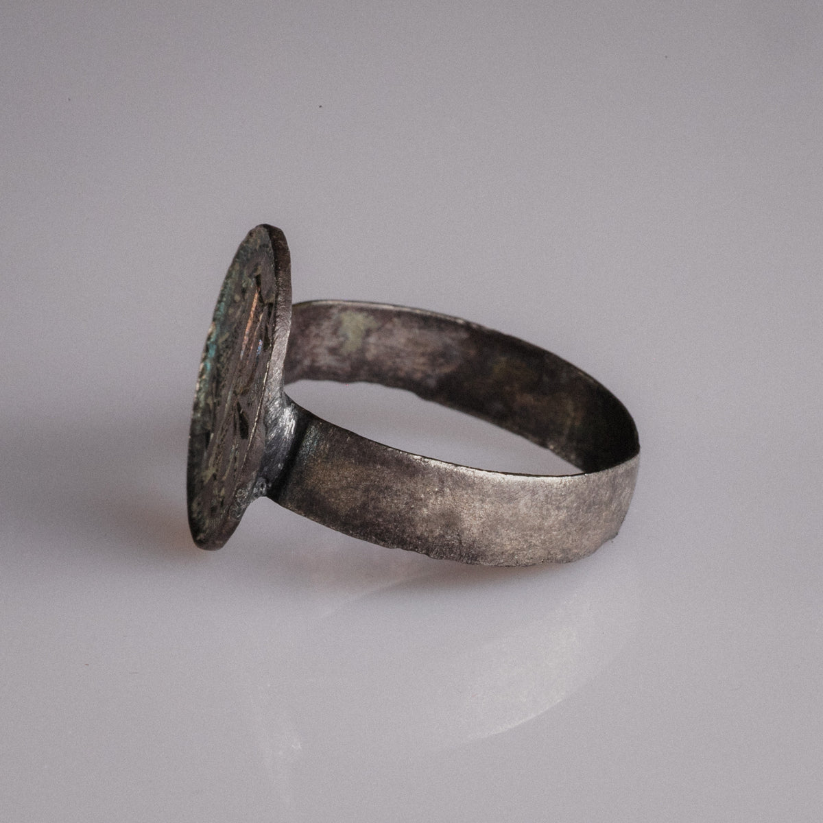 Medieval Silver Merchant Seal Ring with Heraldic Device – 'Mercator' (13th century AD) — view 5