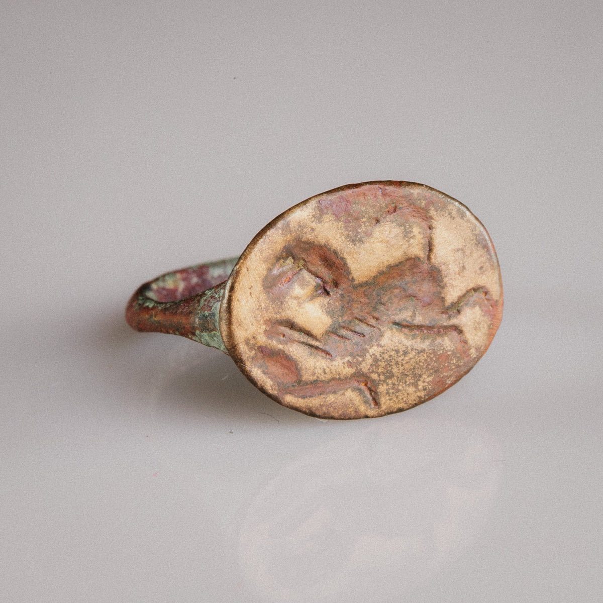 Roman Bronze Ring with Engraved Running Feline – 'Panthera' (2nd–3rd century AD) — view 2