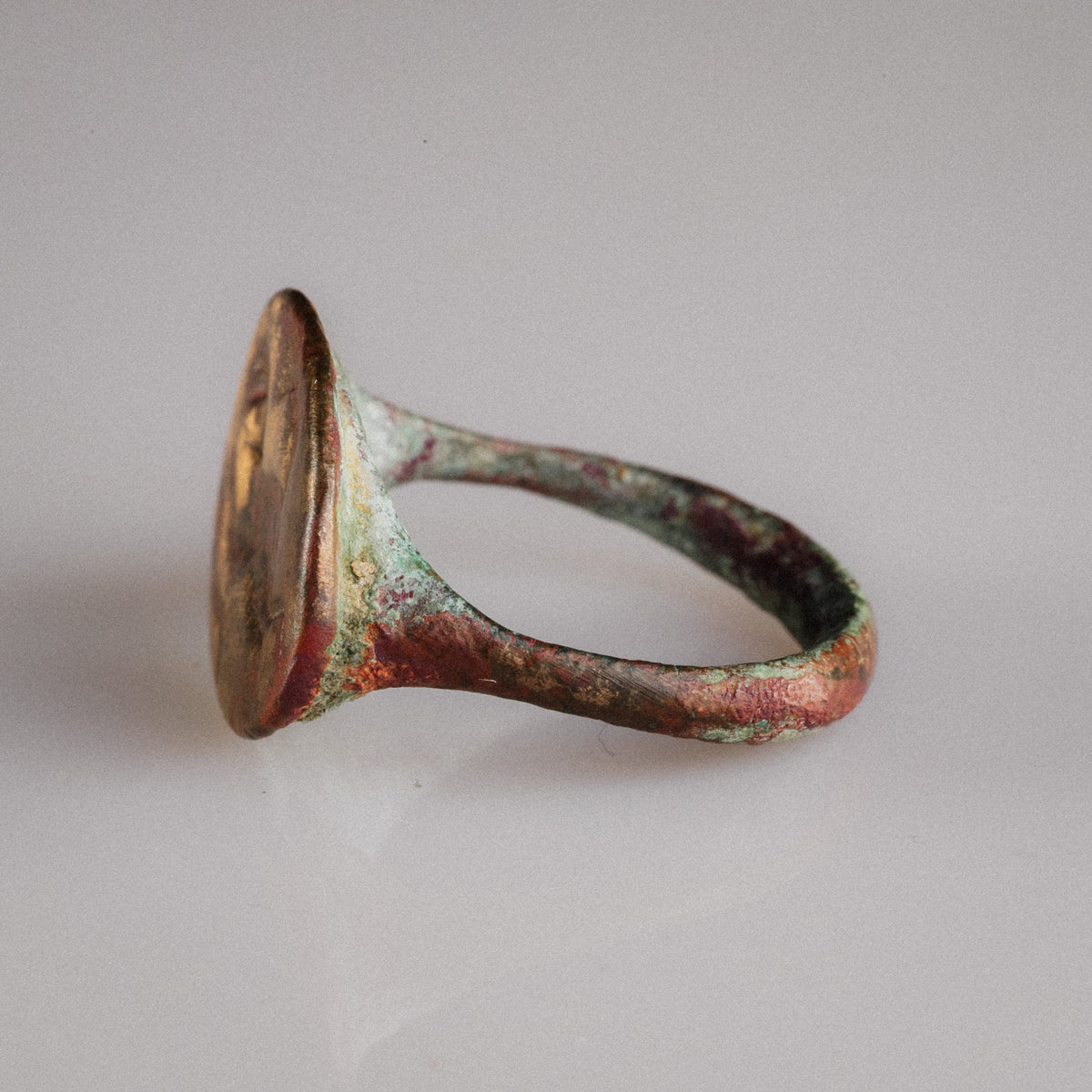 Roman Bronze Ring with Engraved Running Feline – 'Panthera' (2nd–3rd century AD) — view 5