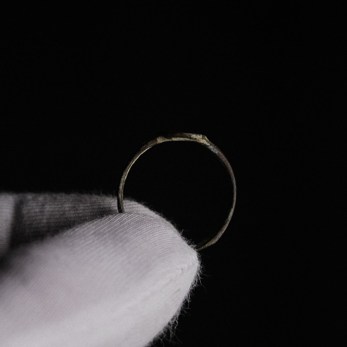 Early Byzantine Bronze Marriage Ring with Facing Couple – 'Eudokia' (6th–9th century AD) — detail view