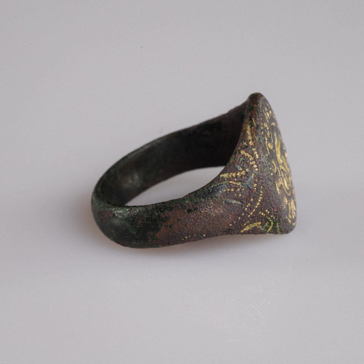 Byzantine Bronze Ring with Gold Inlay Bird Motif – 'Geranos' (9th–11th c. AD) — view 3