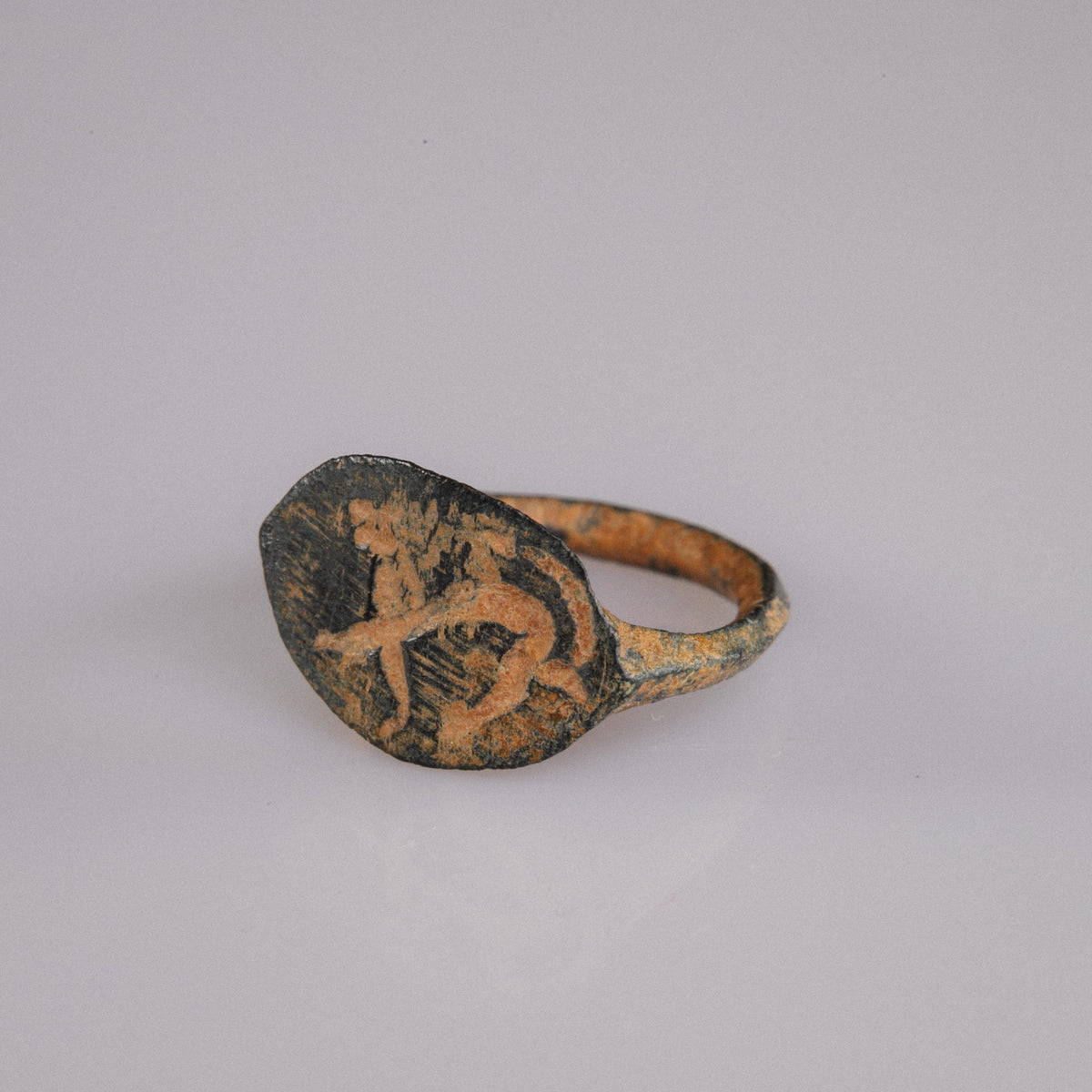 Roman Bronze Ring with Engraved Lion Motif – 'Leo' (2nd–3rd century AD) — view 6