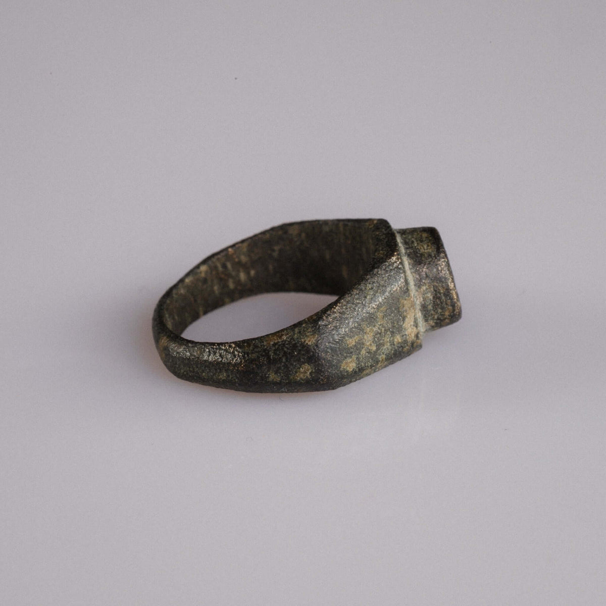 Roman Bronze Ring with Lion Motif – 'Fortis' (2nd–3rd century AD) — view 3
