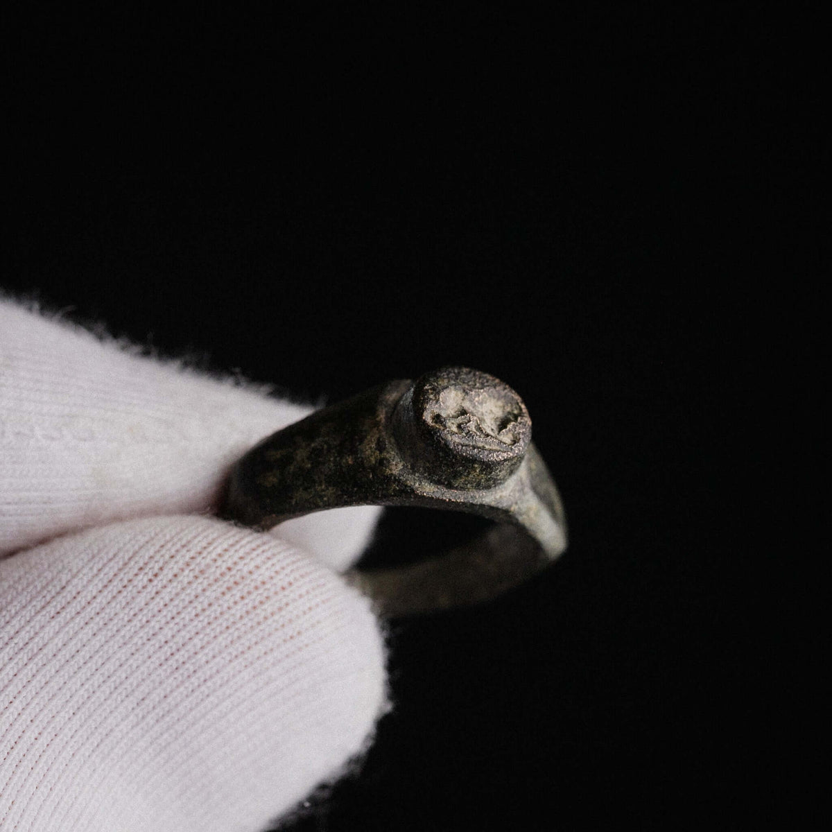 Roman Bronze Ring with Lion Motif – 'Fortis' (2nd–3rd century AD) — view 8