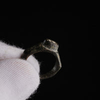 Roman Bronze Ring with Lion Motif – 'Fortis' (2nd–3rd century AD) — view 9