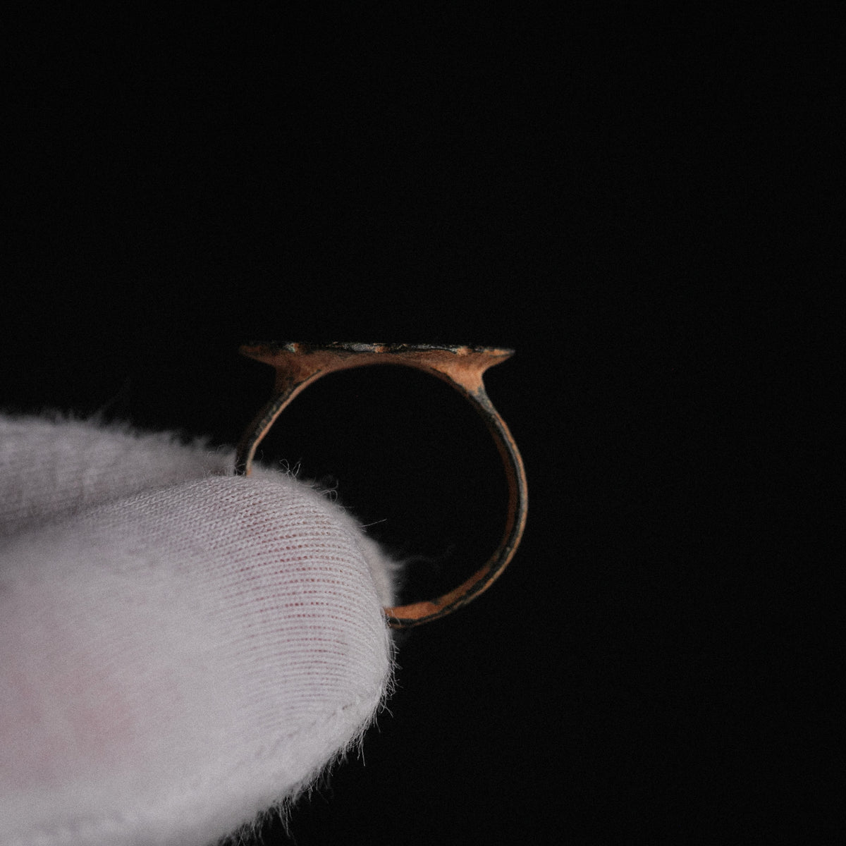 Medieval Bronze Ring - 'Vladica' (11th–14th c. CE) EU 55 / US 7,25