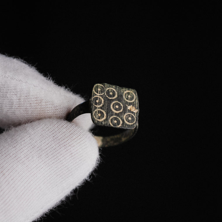 Roman Bronze Ring 'Novenarius' (3rd-7th c. CE) EU 54/US 7