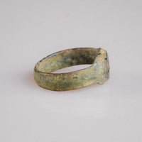 Reverse side of Numerius Faber Roman bronze ring showing tapering flat-band hoop