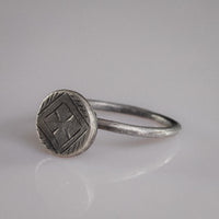 Byzantine silver ring Crucia bezel detail showing cross pattée and lozenge frame