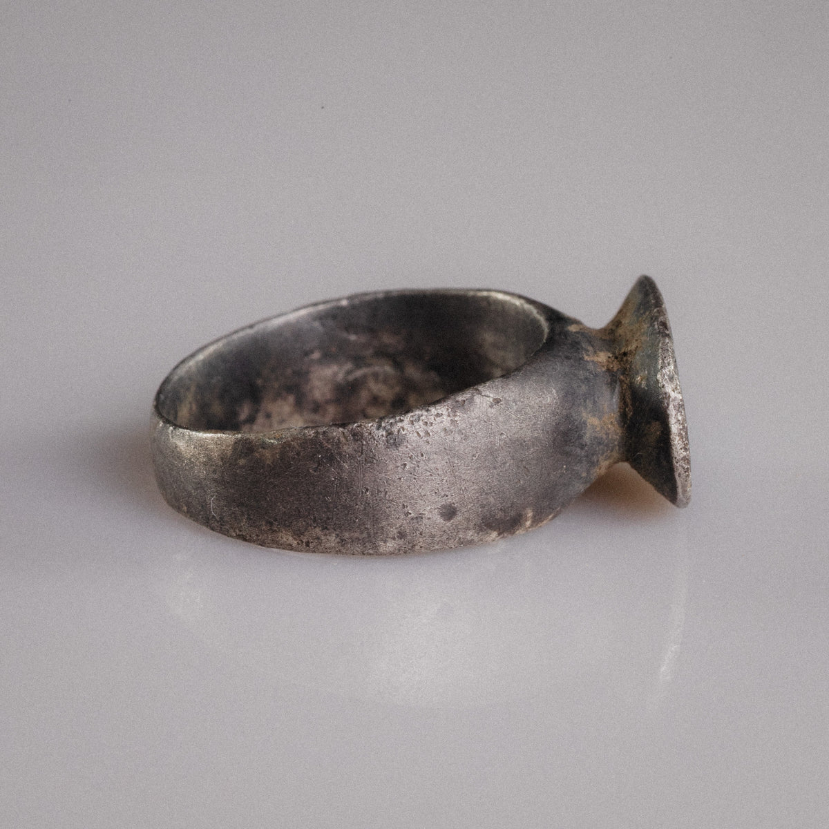 Byzantine silver ring Anna side profile showing flat-band hoop and projecting oval bezel