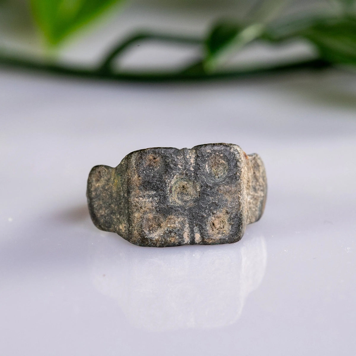 Late Roman–Early Byzantine Bronze Ring with Geometric Bezel – “Basiliskos” (3rd–6th c. AD) – EU 59 / US 8.75 - Aurora Antiqua