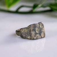 Late Roman–Early Byzantine Bronze Ring with Geometric Bezel – “Basiliskos” (3rd–6th c. AD) – EU 59 / US 8.75 - Aurora Antiqua