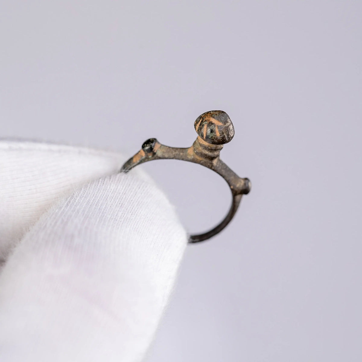Medieval Bronze Ring with Knobbed Shoulders – “Godric” (9th–14th c. AD) – EU 50 / US 5.25 Aurora Antiqua