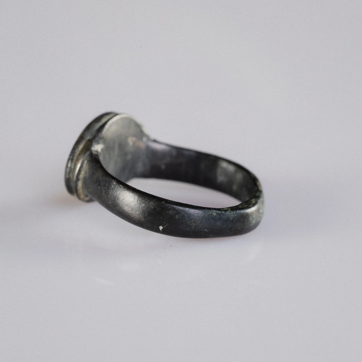“Hildebert” – Medieval Bronze Signet Ring (12th–15th Century AD) – EU 50 / US 5.25 Aurora Antiqua