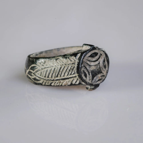 Medieval Bronze Signet Ring 'Wilhelmus' (13th-15th c. AD) EU 56/US 7.75