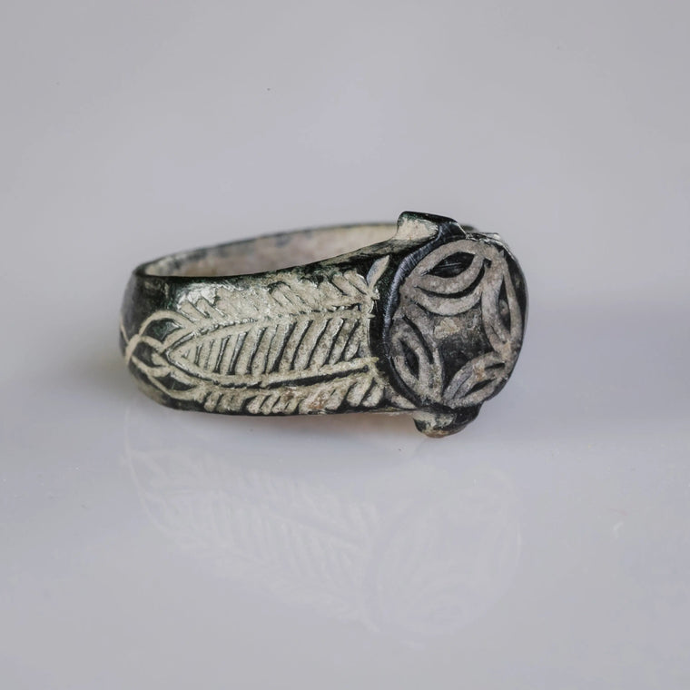 Medieval Bronze Signet Ring 'Wilhelmus' (13th-15th c. AD) EU 56/US 7.75