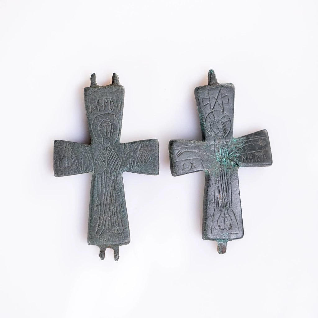 “Theotokos Orans” – Byzantine Bronze Reliquary Cross (Enkolpion) Depicting the Virgin Mary (11th–13th C. CE) AD Aurora Antiqua