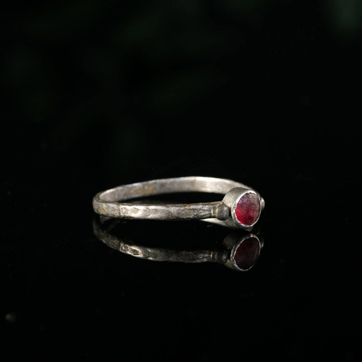“Theodora” – Byzantine Silver Ring with Red Garnet (9th–12th Century AD) – EU 63 / US 10.5 Aurora Antiqua
