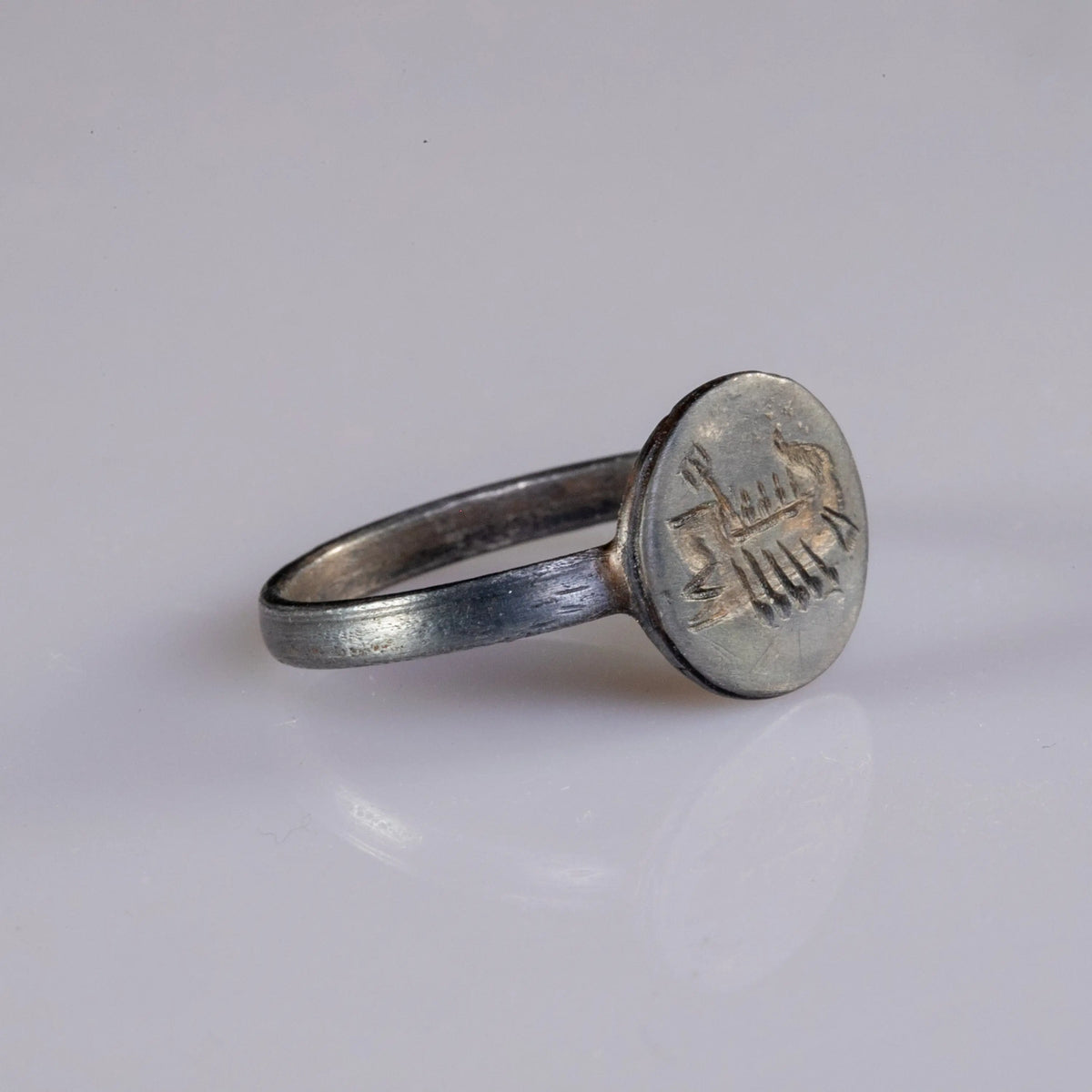 “Lucius” – Roman Silver Seal Ring Depicting a War Galley (1st–2nd Century AD) – EU 64 / US 10.5 Aurora Antiqua