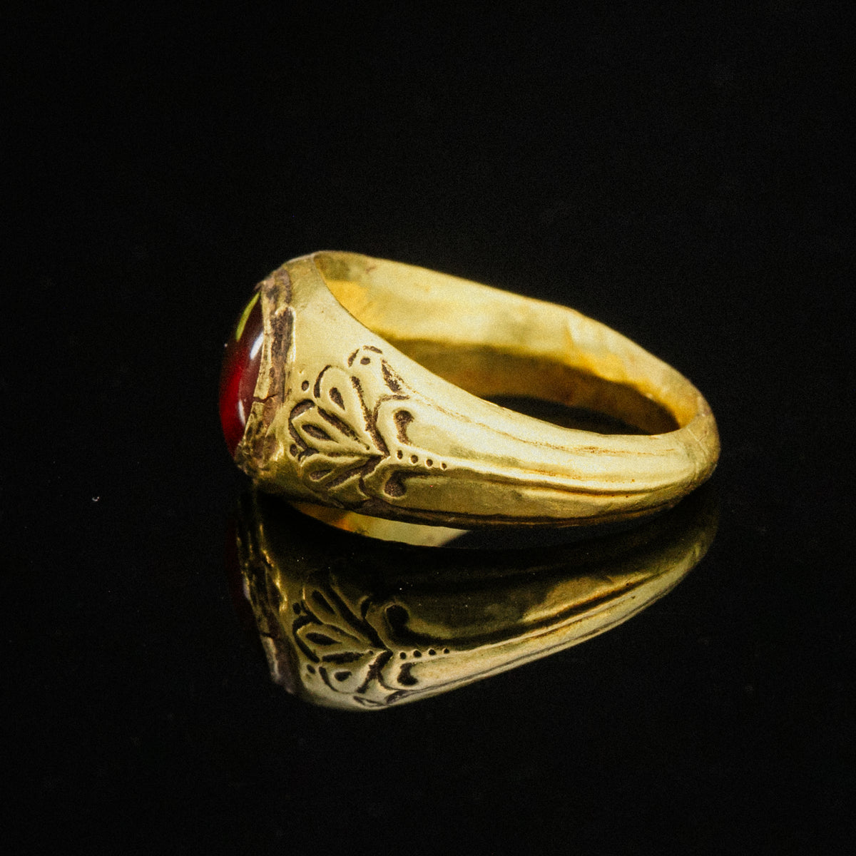 Roman High Karat Gold Ring with Carnelian Cabochon – 'Aelius' (2nd–3rd century AD) — view 5