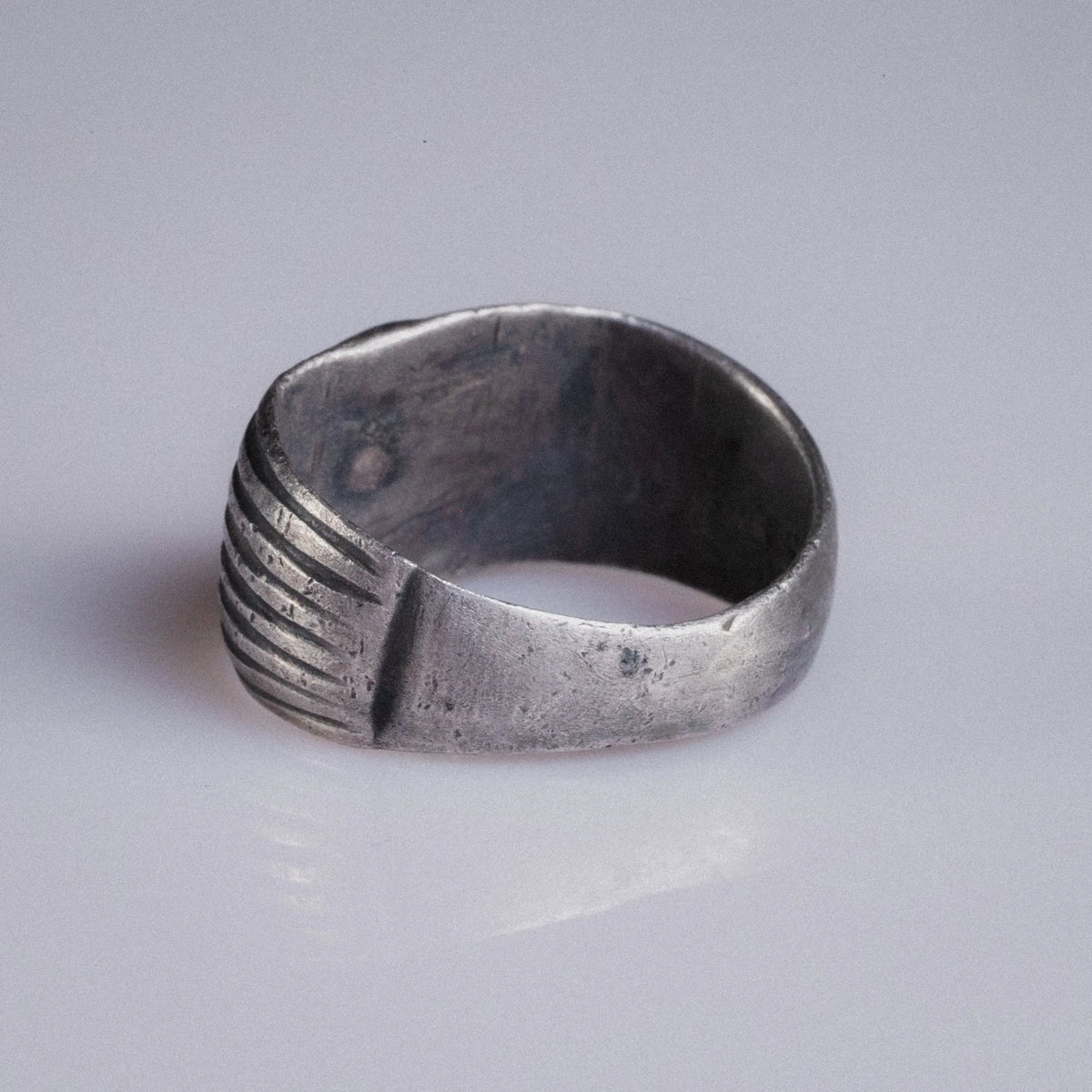 Eastern Roman / Sasanian Silver Ring with Red Jasper Intaglio – “Leo Astralis” (5th–6th c. AD) – EU 59 / US 9 - Aurora Antiqua