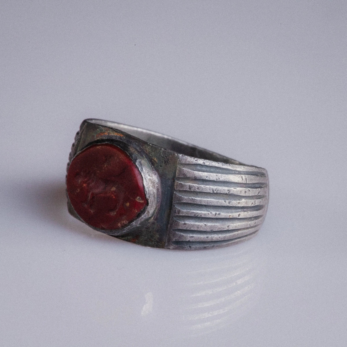 Eastern Roman / Sasanian Silver Ring with Red Jasper Intaglio – “Leo Astralis” (5th–6th c. AD) – EU 59 / US 9 - Aurora Antiqua
