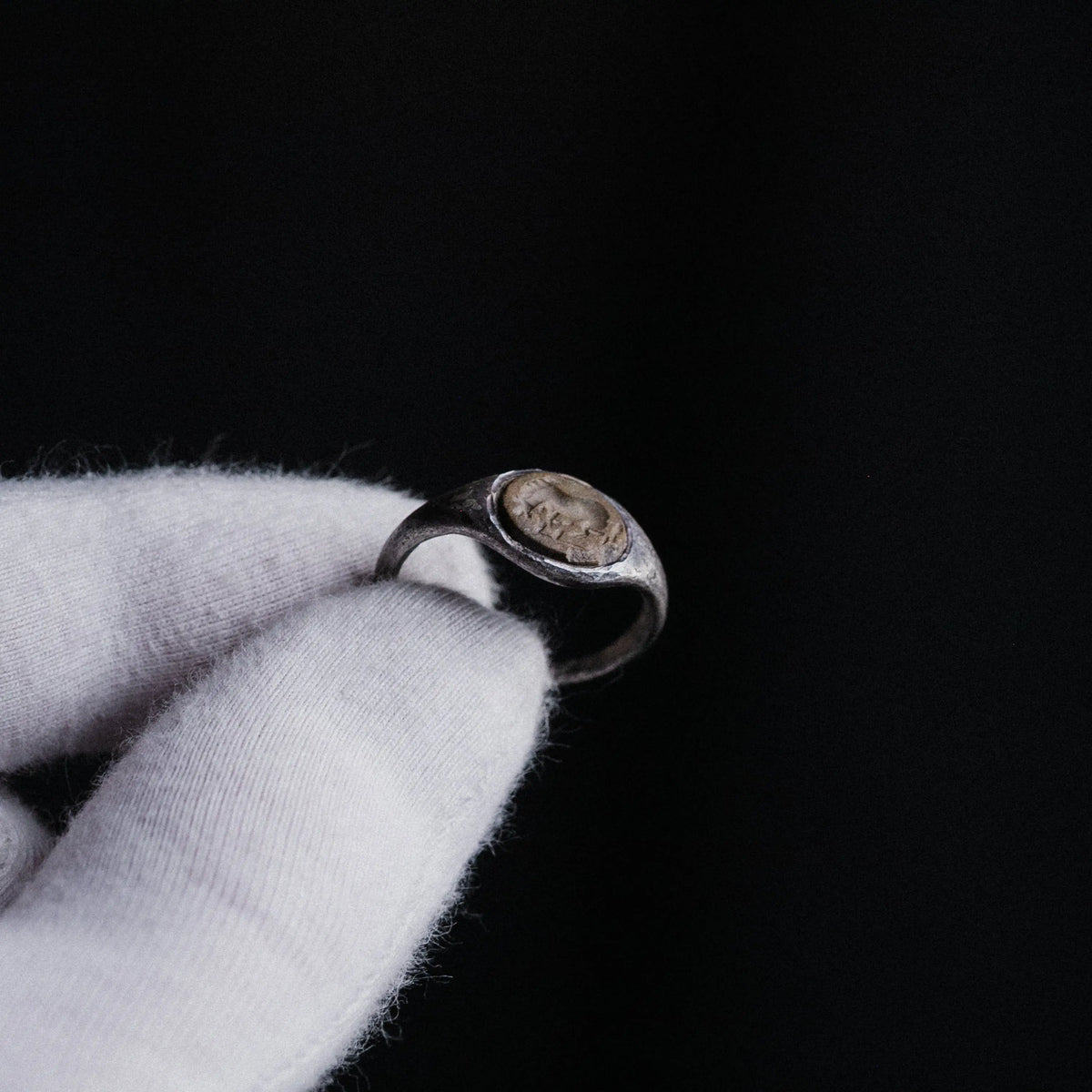 Roman Silver Ring with Cream Stone Intaglio of Horse – “Equitius” (1st–3rd c. AD) – EU 53.5 / US 6.75 Aurora Antiqua