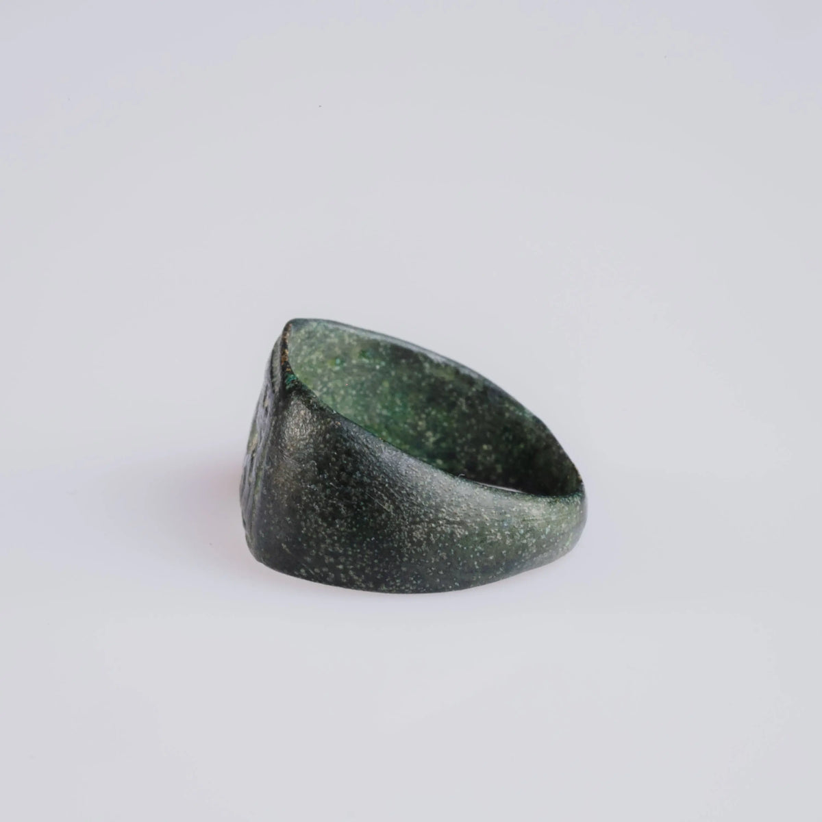 Roman Bronze Signet Ring with Horse Motif – “Equus Victor” (1st–3rd c. AD) – EU 47 / US 4.75 Aurora Antiqua