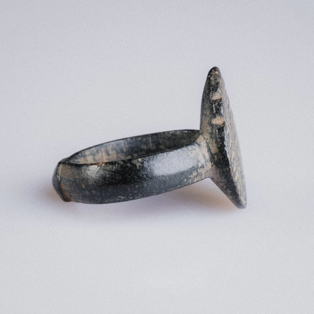 Medieval Bronze Ring with Leaf-Patterned Bezel – “Matthias” (11th–14th c. AD) – EU 55 / US 7.25 Aurora Antiqua