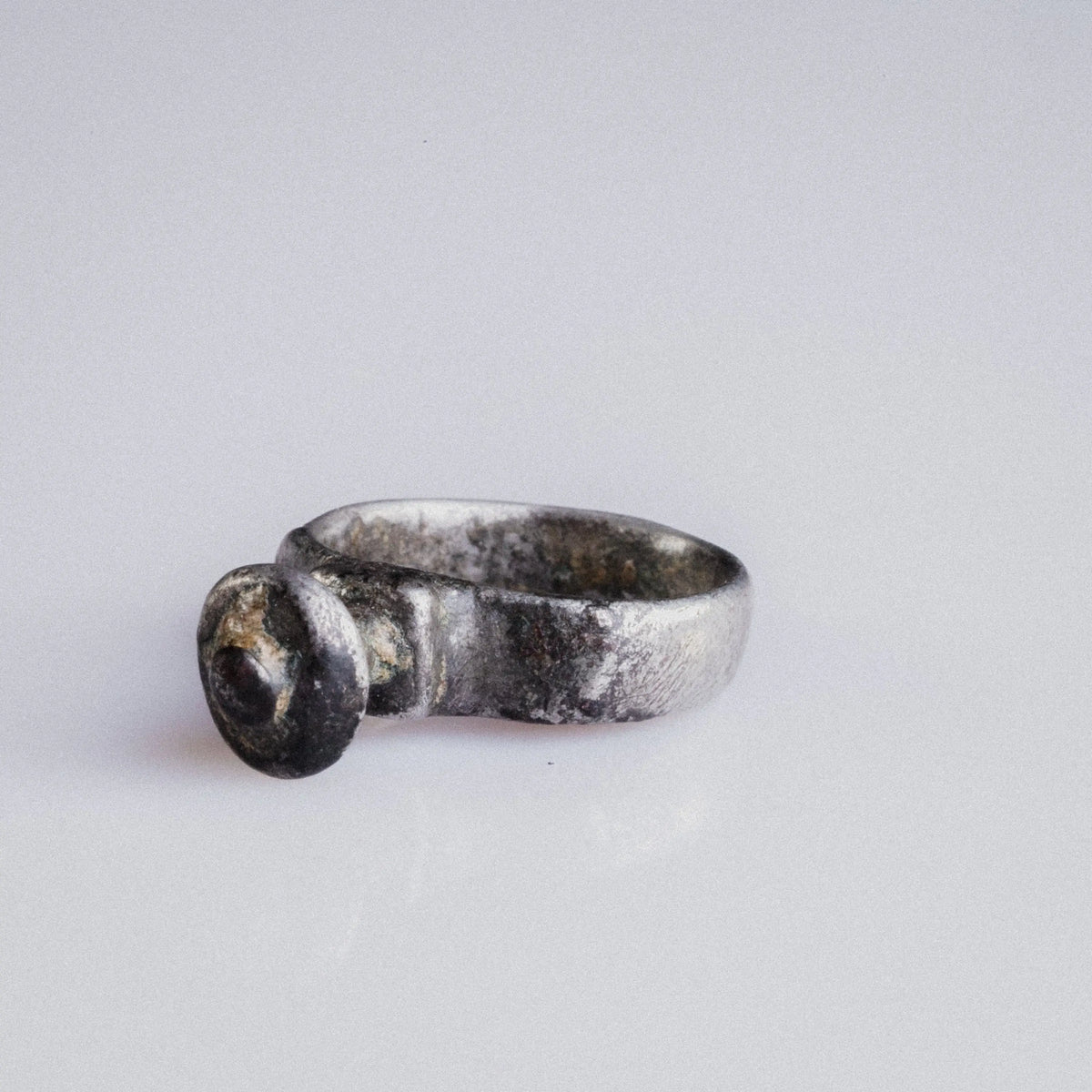 Medieval Silver Ring with Button Bezel – “Oswin” (9th–11th c. AD) – EU 47 / US 4.75 Aurora Antiqua