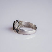 Early Medieval Silver Ring with Grid-Pattern Bezel – “Alaric” (6th–10th c. AD) – EU 57 / US 8.5 - Aurora Antiqua