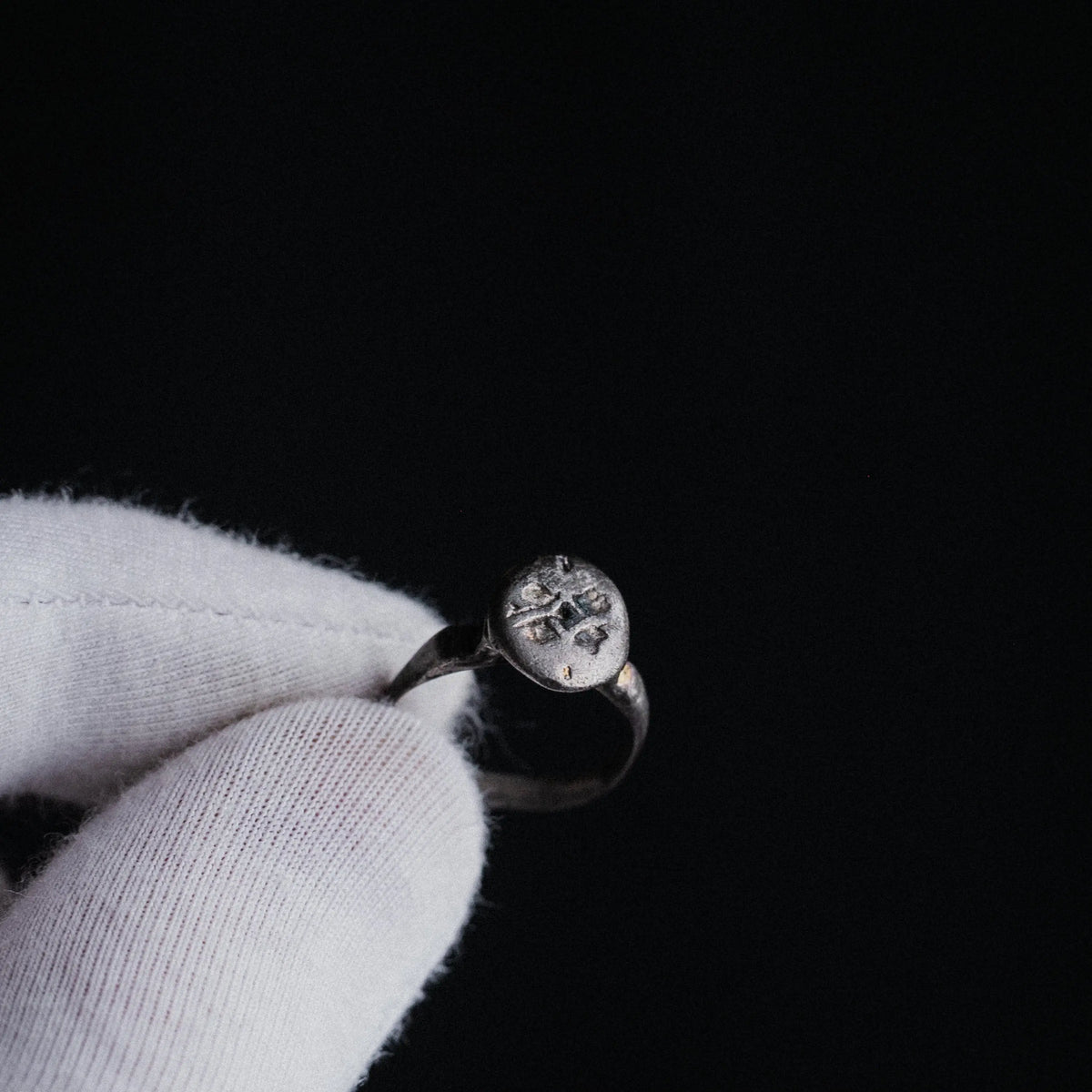 Early Medieval Silver Ring with Cross Motif – “Ward” (9th–12th c. AD) – EU 51 / US 5.75 Aurora Antiqua