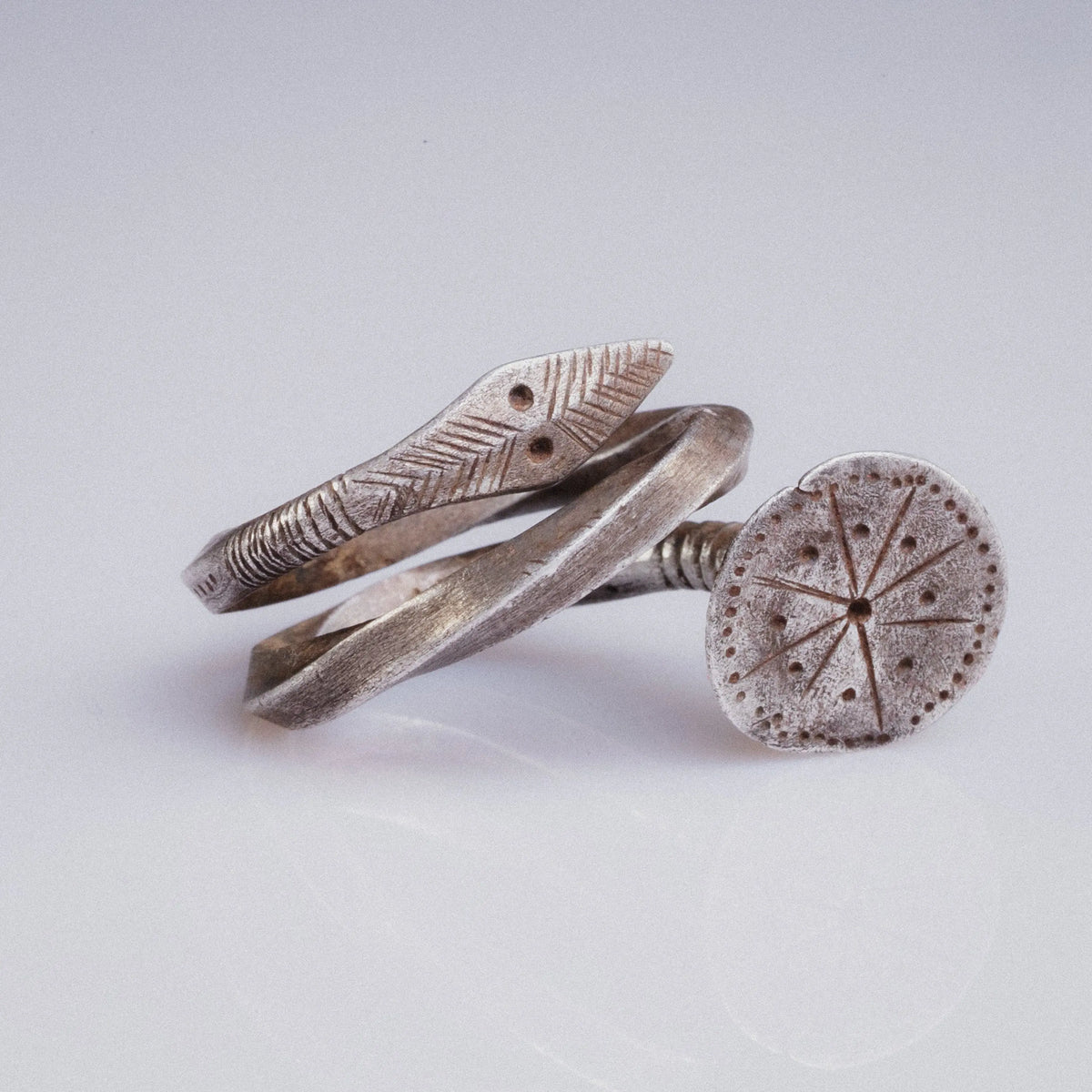Medieval Silver Serpent-Amulet Ring with Sunburst Seal – “Serapis” (12th–14th c. AD) – EU 62 / US 10 Aurora Antiqua