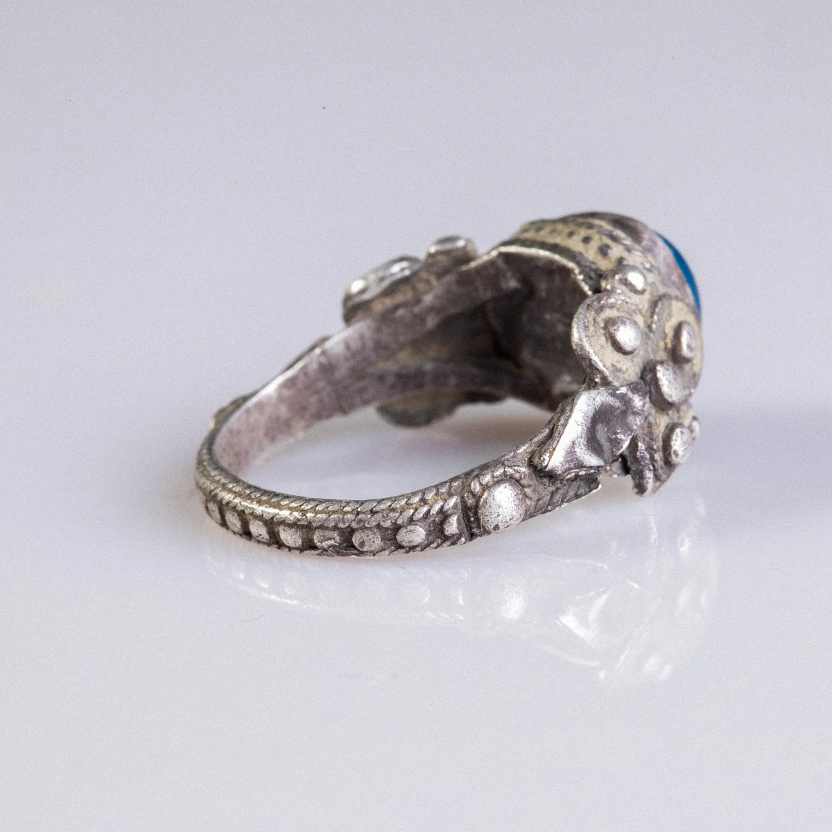 Early Medieval Silver Ring with Blue Glass Inlay – “Nadir” (9th–13th c. AD) – EU 59 / US 8.75 Aurora Antiqua