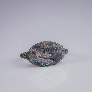 Roman Provincial Bronze Signet Ring with Figural Scene – “Aurelianus” (1st BCE–2nd CE) – EU 63 / US 10.5 Aurora Antiqua