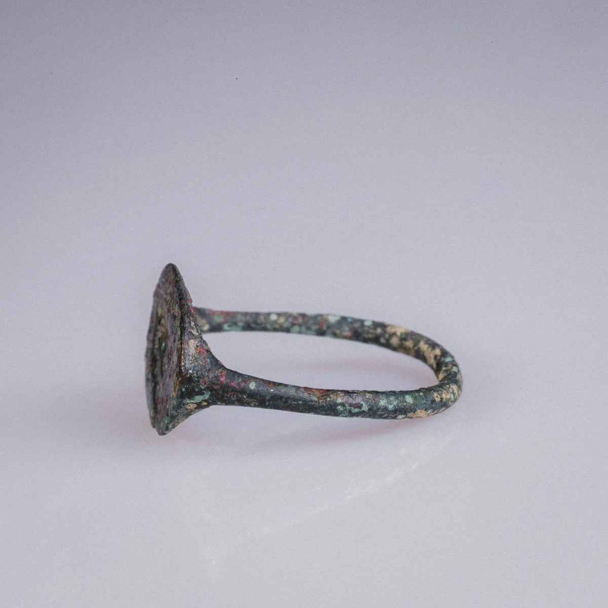 Roman Provincial Bronze Signet Ring with Figural Scene – “Aurelianus” (1st BCE–2nd CE) – EU 63 / US 10.5 Aurora Antiqua