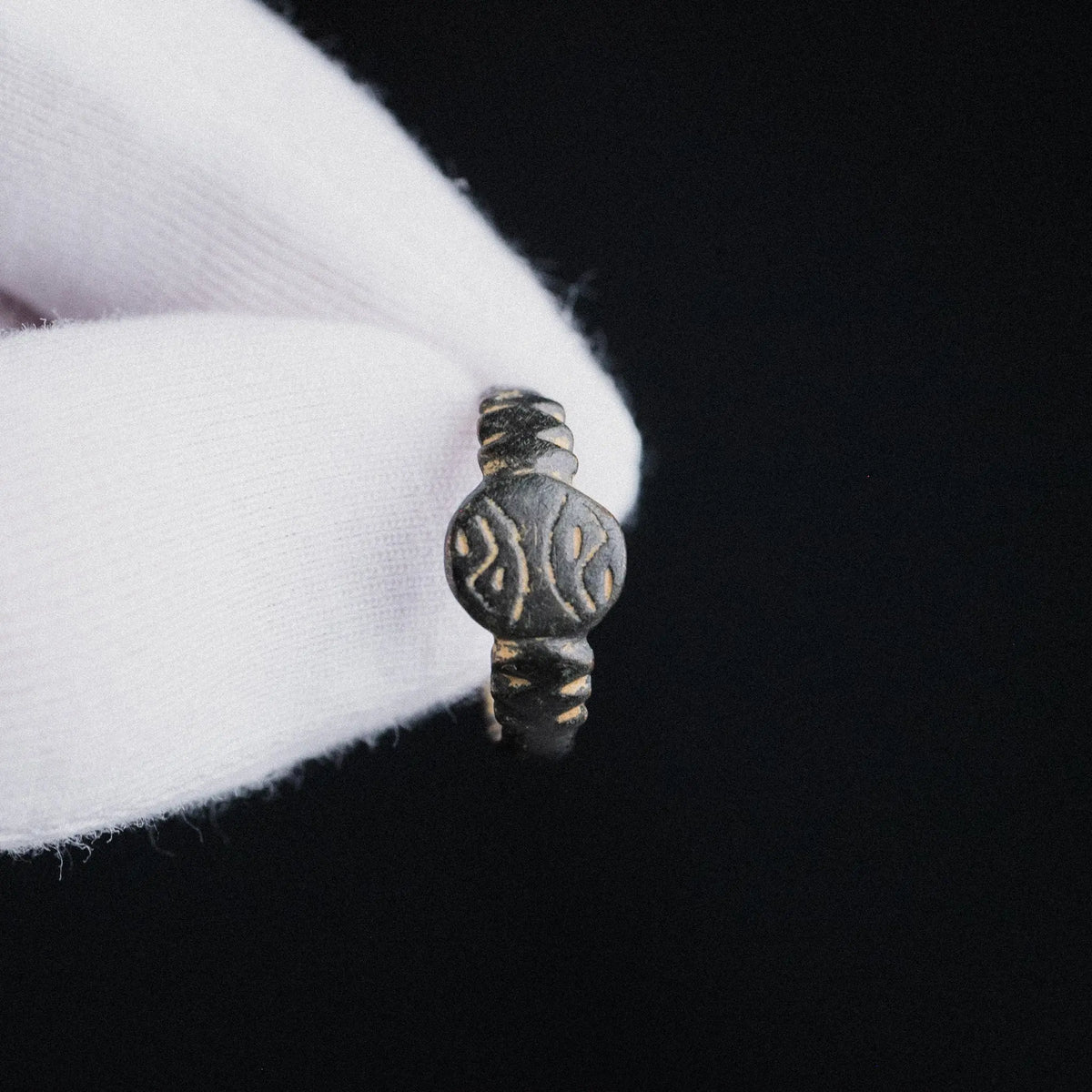 Late Roman Bronze Ring with Apotropaic Motif – “Praesidium” (3rd–5th CE) – EU 51 / US 5.75 Aurora Antiqua