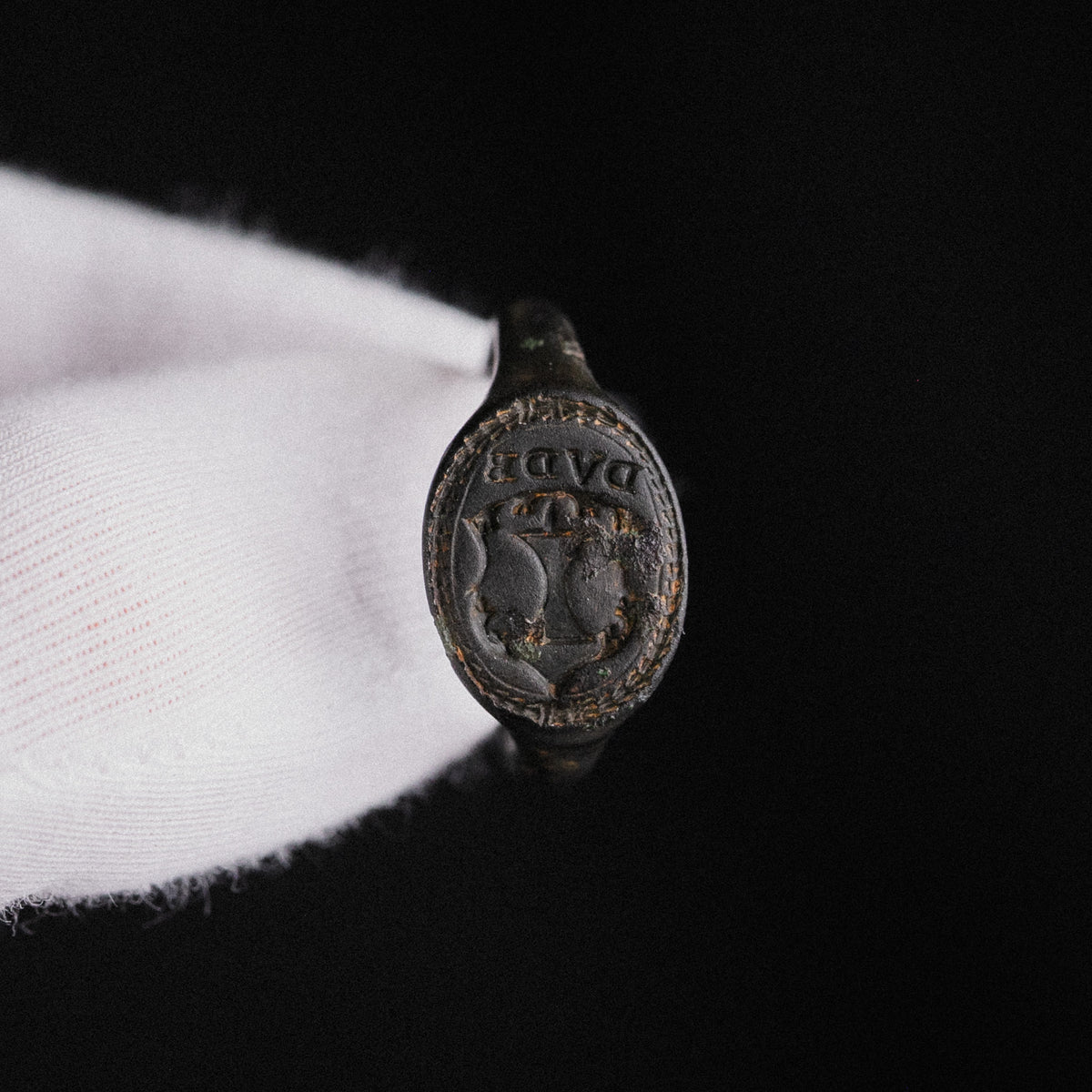 Renaissance Bronze Heraldic Signet Ring – 'Valerius' (16th CE) — view 11