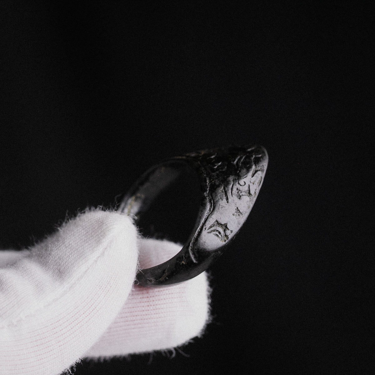 Medieval Bronze Archer's Thumb Ring – 'Sagitta' (11th–12th CE) — view 9